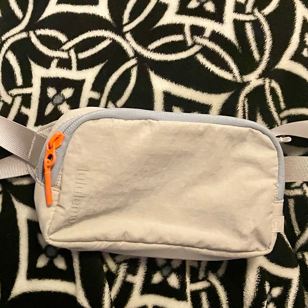 Lululemon Athletica Mini Belt Bag